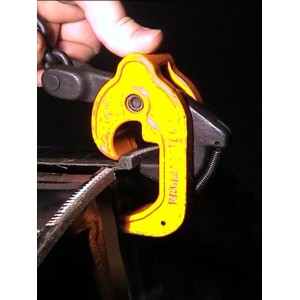 Pince 1000kg pour levage de fûts acier à rebords