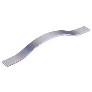 Poignée plate courbe entraxe 128 mm zamak nickelé mat aspect inox