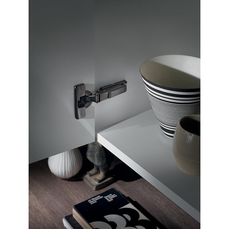 Charnières amorties 110° - à visser - entraxe 48 - coudure 9 - Silentia + Titanium Charnières amorties 110° - à visser - entraxe 48 - coudure 9 - Silentia + Titanium